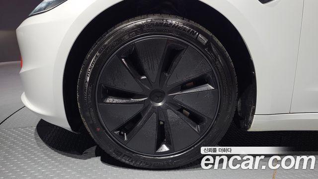 Tesla Model 3 Long Range AWD - фото 4