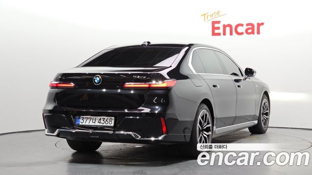 BMW 7-Series G70 740d xDrive M Sport - фото 1