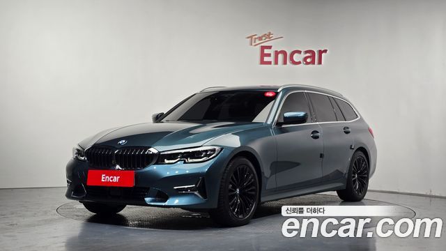 BMW 3-Series G20 320i Touring Luxury - фото 0
