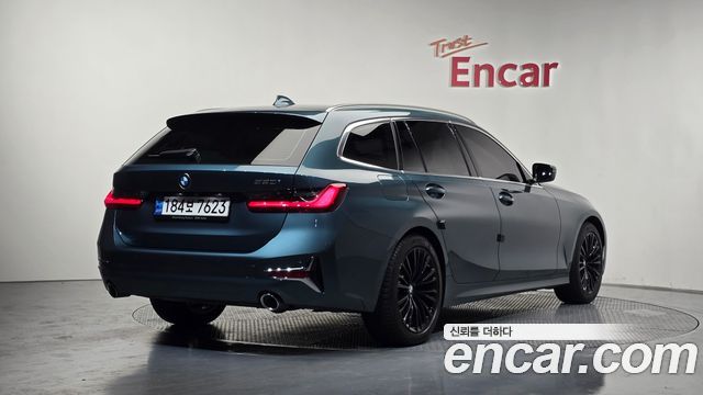 BMW 3-Series G20 320i Touring Luxury - фото 1