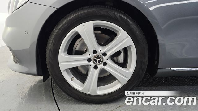 Mercedes-Benz E-Class W213 E200 Avantgarde - фото 4
