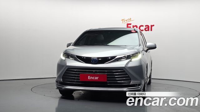 Toyota Sienna 4-го поколения 2.5 Hybrid 2WD - фото 2