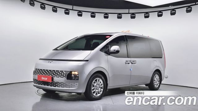 Hyundai Staria Tourer 11-Seater Modern - фото 0