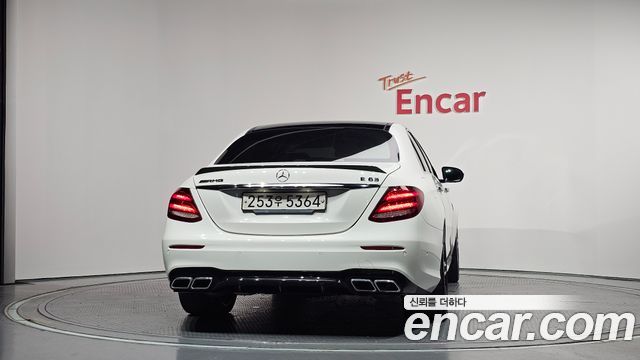Mercedes-Benz E-Class W213 E63 AMG 4MATIC+ - фото 3