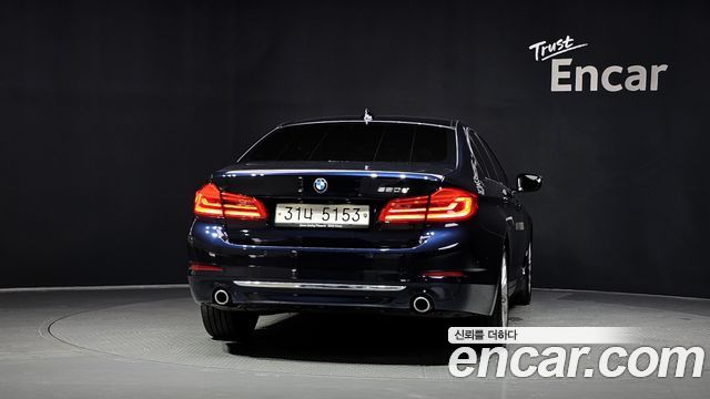 BMW 5-Series G30 520d Luxury Special Edition - фото 3