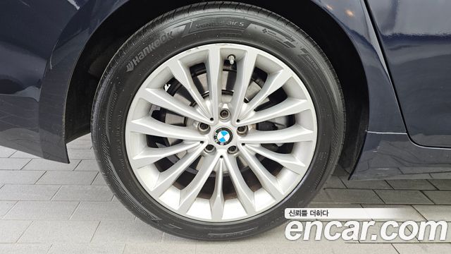 BMW 5-Series G30 520d Luxury Special Edition - фото 4