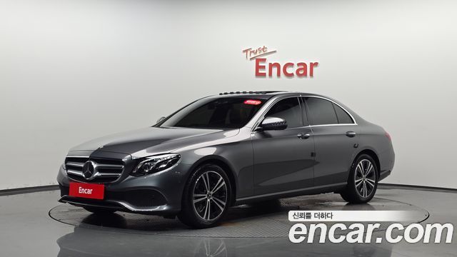 Mercedes-Benz E-Class W213 E300 Avantgarde - фото 0