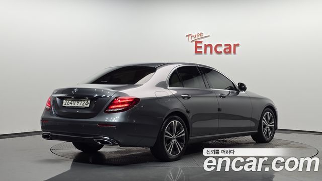 Mercedes-Benz E-Class W213 E300 Avantgarde - фото 1