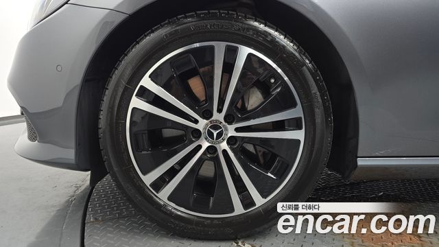 Mercedes-Benz E-Class W213 E300 Avantgarde - фото 4