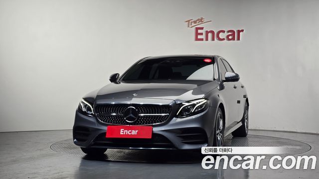 Mercedes-Benz E-Class W213 E300 4MATIC AMG Line - фото 2