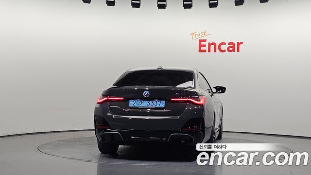 BMW i4 M50 - фото 3