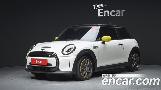Mini Cooper SE Electric 3rd - фото 0