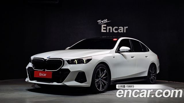 BMW 5-Series G60 530i xDrive M Sport Pro Special Edition - фото 0