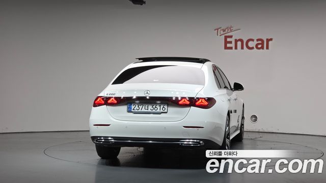 Mercedes-Benz E-Class W214 E200 Avantgarde - фото 2