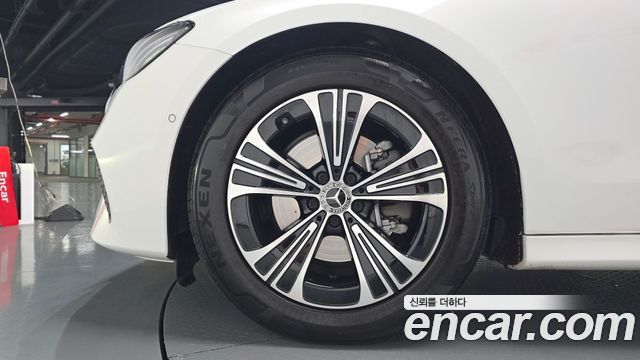 Mercedes-Benz E-Class W214 E200 Avantgarde - фото 3
