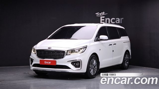 Kia Carnival Новый 9-Seater Luxury - фото 0