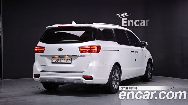 Kia Carnival Новый 9-Seater Luxury - фото 1