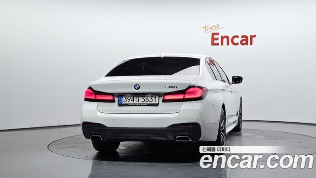 BMW 5-Series G30 520i M Sport - фото 2