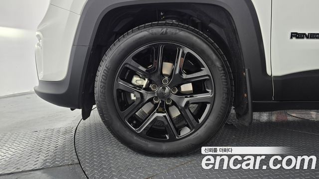 Jeep Renegade 1.3 Limited - фото 4