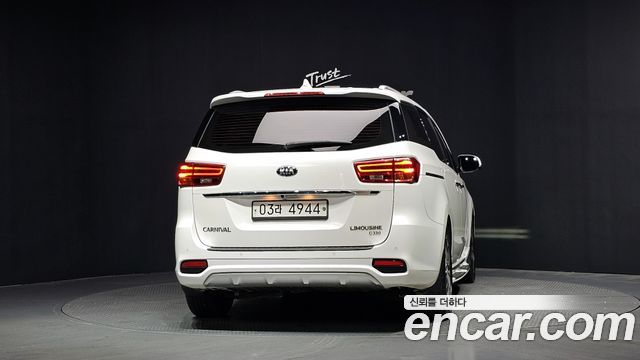 Kia Carnival Новый Gasoline 7-Seater Limousine President - фото 3