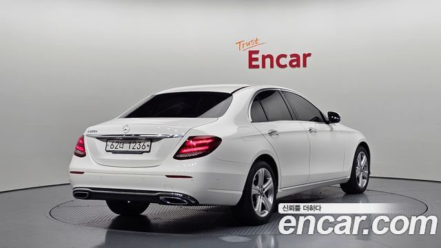 Mercedes-Benz E-Class W213 E220d Avantgarde - фото 0