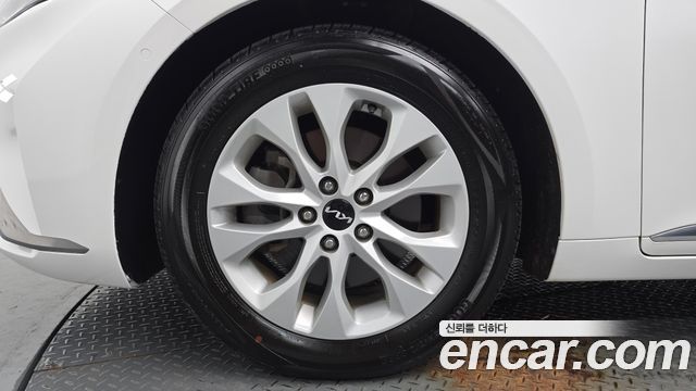 Kia K8 2.5 Gasoline 2WD Noblesse - фото 4
