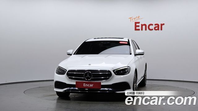 Mercedes-Benz E-Class W213 E250 Avantgarde - фото 1