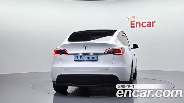 Tesla Model Y RWD - фото 3