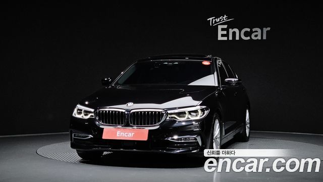 BMW 5-Series G30 520d Luxury Plus - фото 2