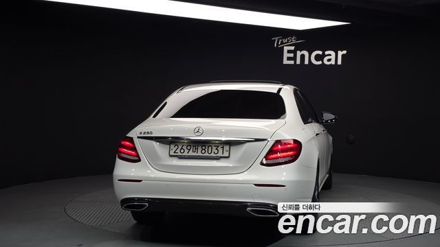 Mercedes-Benz E-Class W213 E250 Avantgarde - фото 3