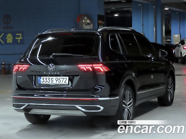 Volkswagen Tiguan 2.0 TSI Prestige - фото 1
