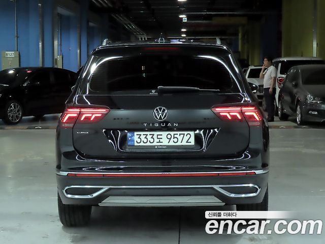 Volkswagen Tiguan 2.0 TSI Prestige - фото 3