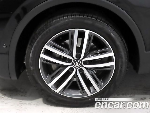 Volkswagen Tiguan 2.0 TSI Prestige - фото 4