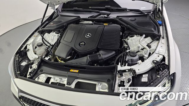 Mercedes-Benz E-Class W214 E200 AMG Line - фото 4