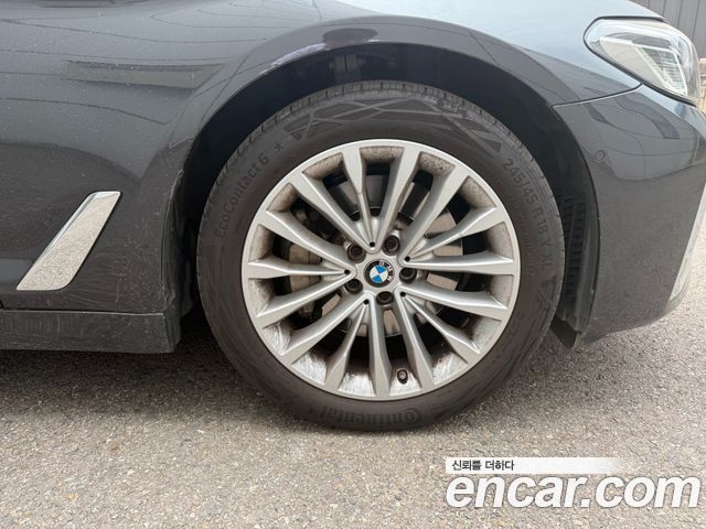 BMW 5-Series G30 530i xDrive Luxury - фото 4