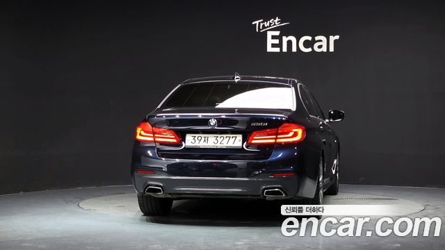 BMW 5-Series G30 530i M Sport Package - фото 3