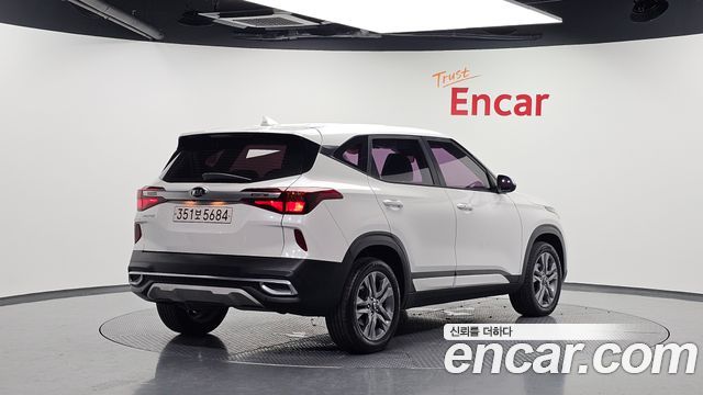 Kia Seltos Diesel 1.6 2WD Prestige - фото 1