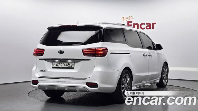 Kia Carnival Новый Gasoline 9-Seater Noblesse Special - фото 1