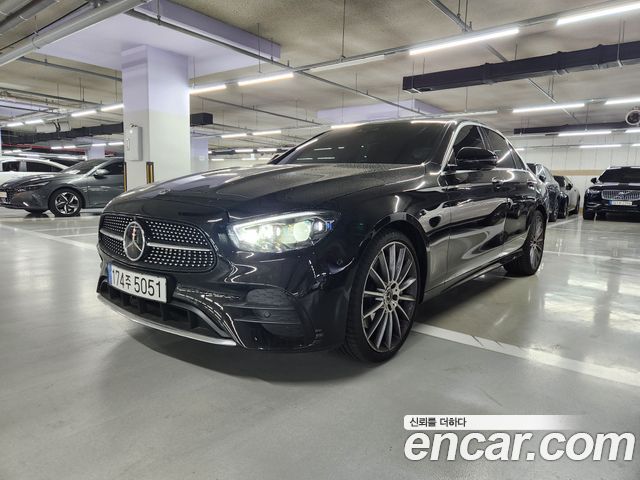 Mercedes-Benz E-Class W213 E350 4MATIC AMG Line - фото 0