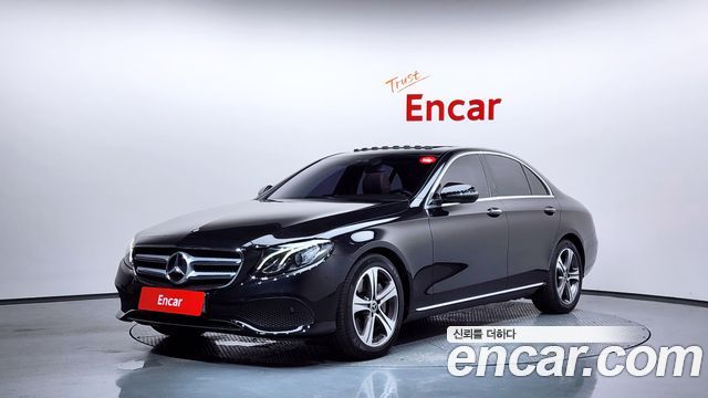 Mercedes-Benz E-Class W213 E300 Avantgarde - фото 0