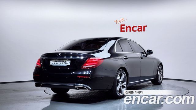 Mercedes-Benz E-Class W213 E300 Avantgarde - фото 1