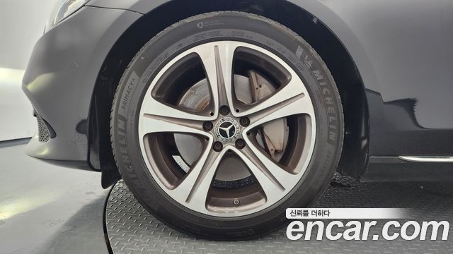 Mercedes-Benz E-Class W213 E300 Avantgarde - фото 4