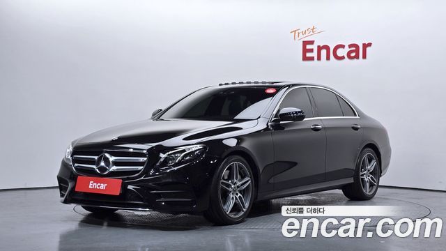 Mercedes-Benz E-Class W213 E300 AMG Line - фото 0