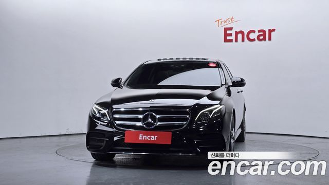 Mercedes-Benz E-Class W213 E300 AMG Line - фото 2