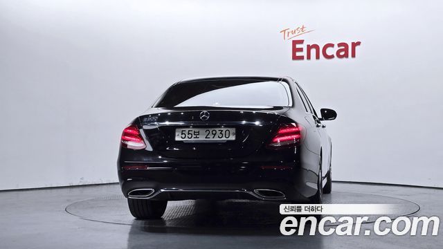 Mercedes-Benz E-Class W213 E300 AMG Line - фото 3