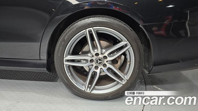 Mercedes-Benz E-Class W213 E300 AMG Line - фото 4