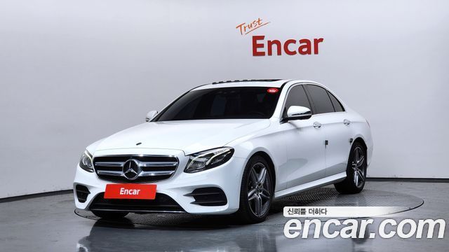 Mercedes-Benz E-Class W213 E300 AMG Line - фото 0