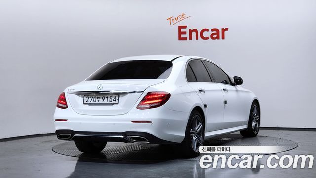 Mercedes-Benz E-Class W213 E300 AMG Line - фото 1