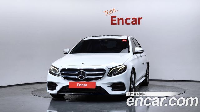 Mercedes-Benz E-Class W213 E300 AMG Line - фото 2