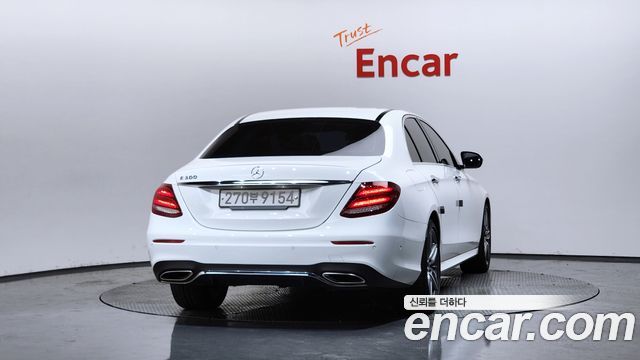 Mercedes-Benz E-Class W213 E300 AMG Line - фото 3